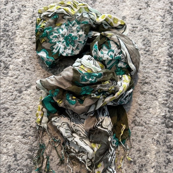 Accessories - Floral Patterned Scarf in Green and Gray